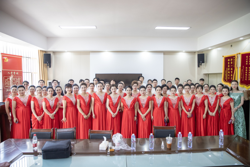 唱響教育強音 凝聚奮進力量——湖北師范大學教師代表隊勇奪黃石市教育系統(tǒng)合唱比賽桂冠